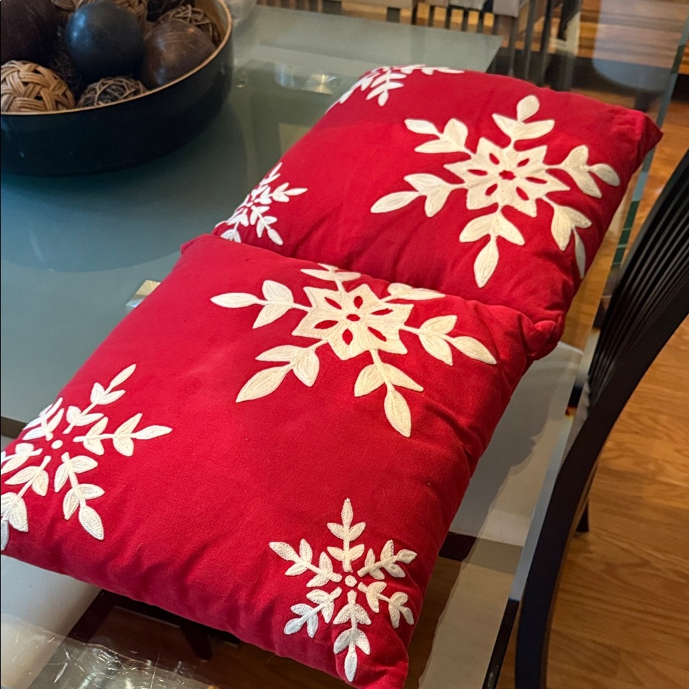 Holiday Red Snowflake Throw Pillows (2)